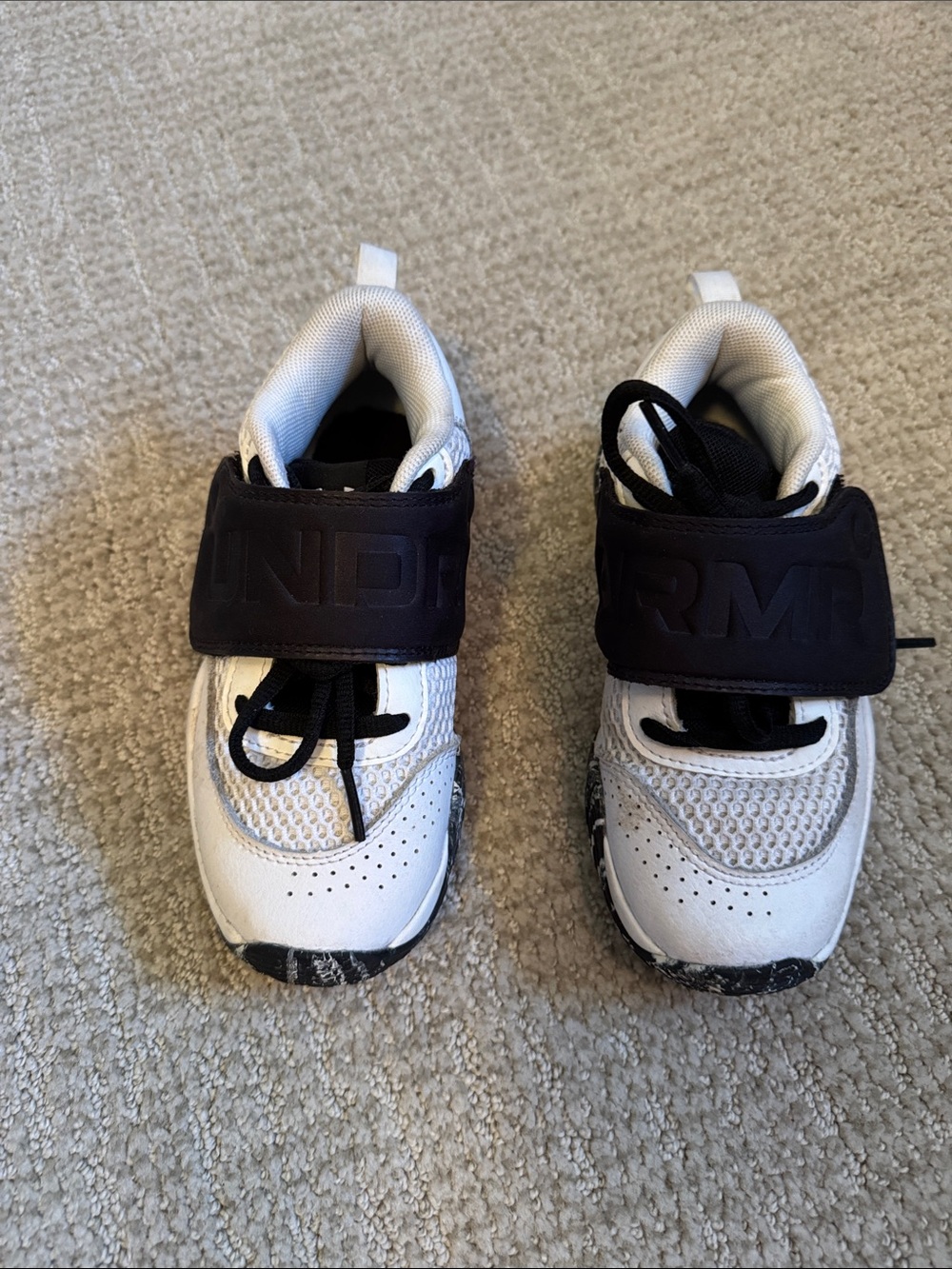 Under Armour Lockdown Little Boy's Leather Basketball Shoe Size 12 White/Black